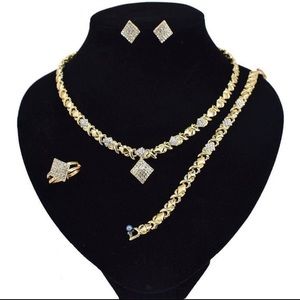 Neeka’s Collection jewelry set